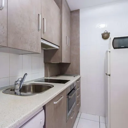 Appartement Lumineux Au Port De Plaisance, A 200m De La Avec Parking Et Commerces A Proximite - Fr-1-2-425 *
