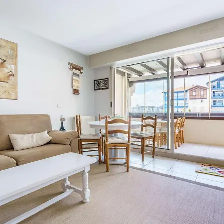 Lumineux Au Port De Plaisance, A 200m De La Avec Parking Et Commerces A Proximite - Fr-1-2-425 Appartement *