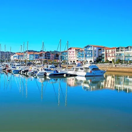 Lumineux Au Port De Plaisance, A 200m De La Avec Parking Et Commerces A Proximite - Fr-1-2-425 Appartement